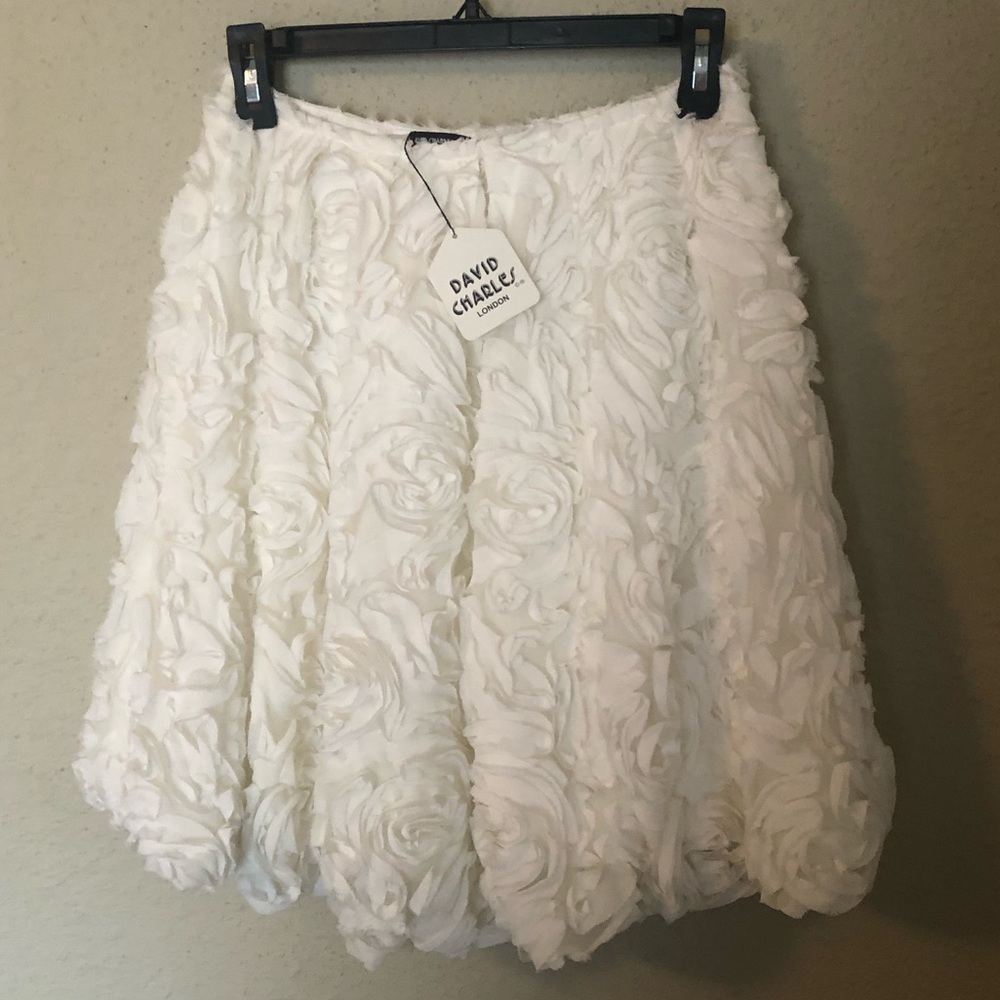 NWT DAVID CHARLES White Floral Voluminous Skirt